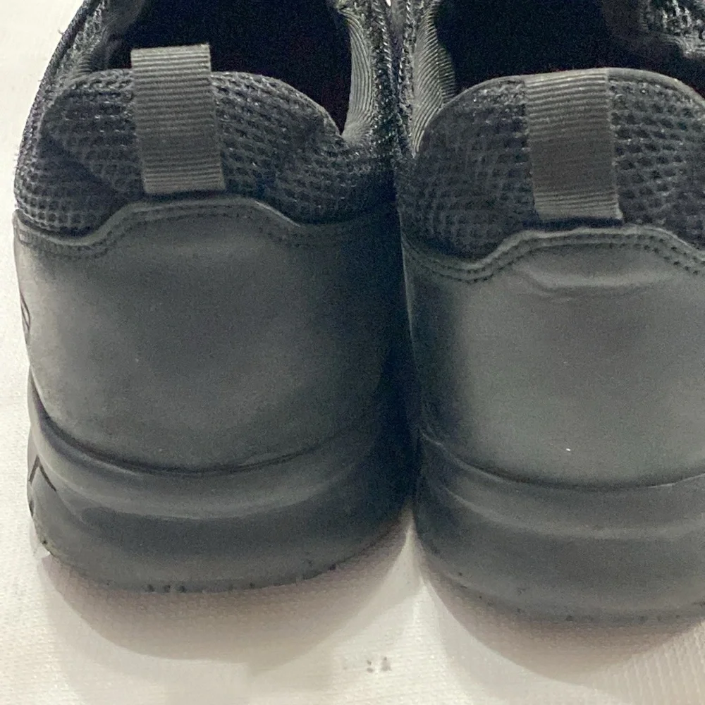 EUC Skechers Work Alloy Toy Memory Foam Men's size 11 Black‎ SLIP ON Sneakers